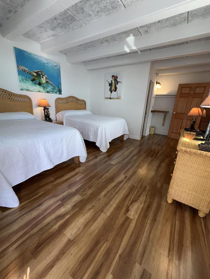 Buccaneer Quarters And Suites Marathon Exterior photo