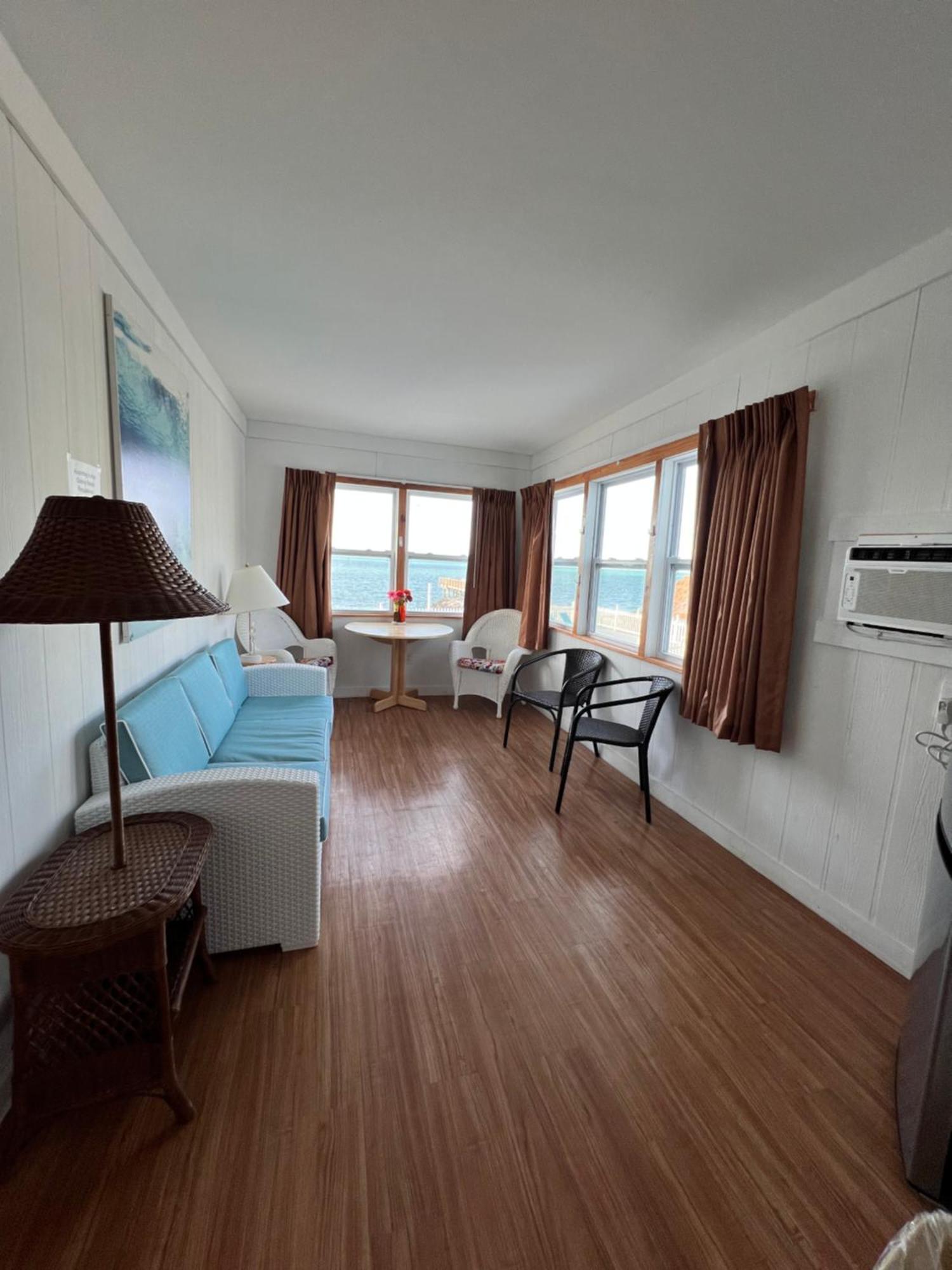 Buccaneer Quarters And Suites Marathon Exterior photo